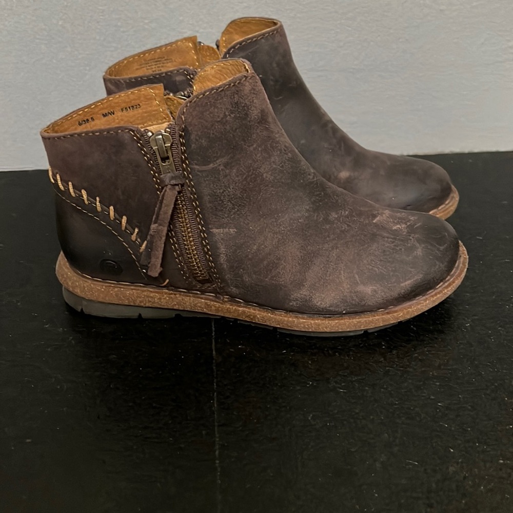 Born zip booties